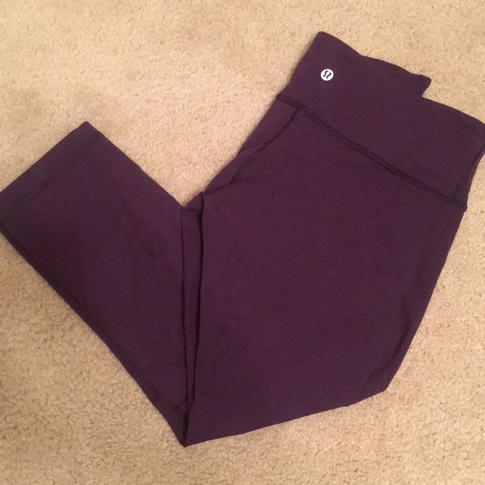 Lululemon wunder under crops size 8 purple